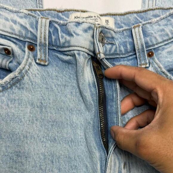 Abercrombie & Fitch The 90s Straight Jeans Size 2 Waist 26 No Rips Casual Wear - Picture 7 of 7